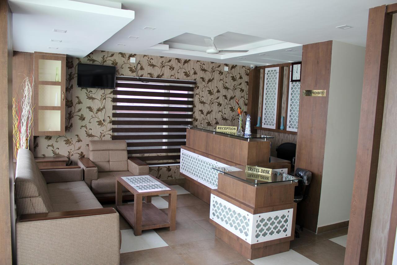 Collection O 8267 Galaxy Inn Kochi Zewnętrze zdjęcie